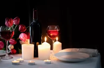 The Magic of Candlelight in Seasonal Decorations